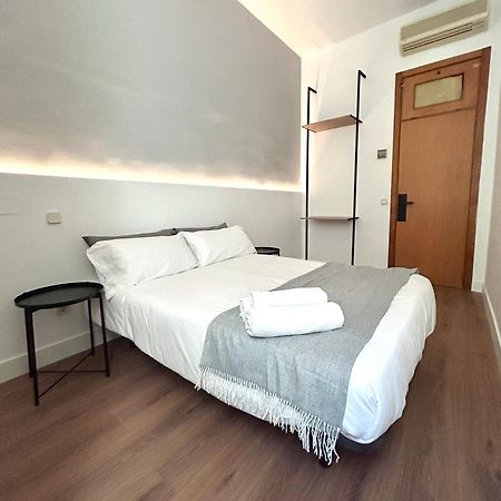 H21 Rooms Madrid Luaran gambar
