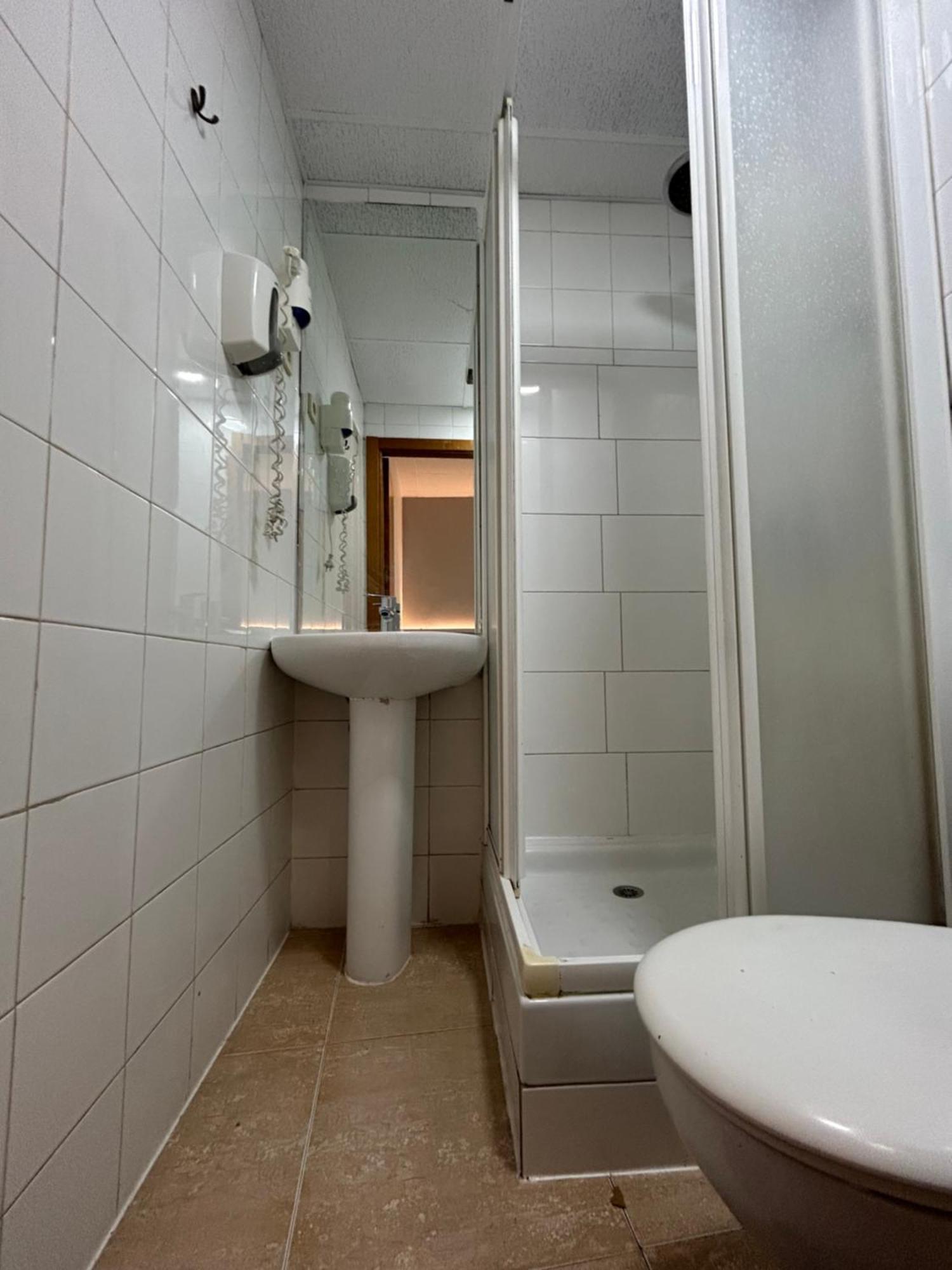 H21 Rooms Madrid Luaran gambar