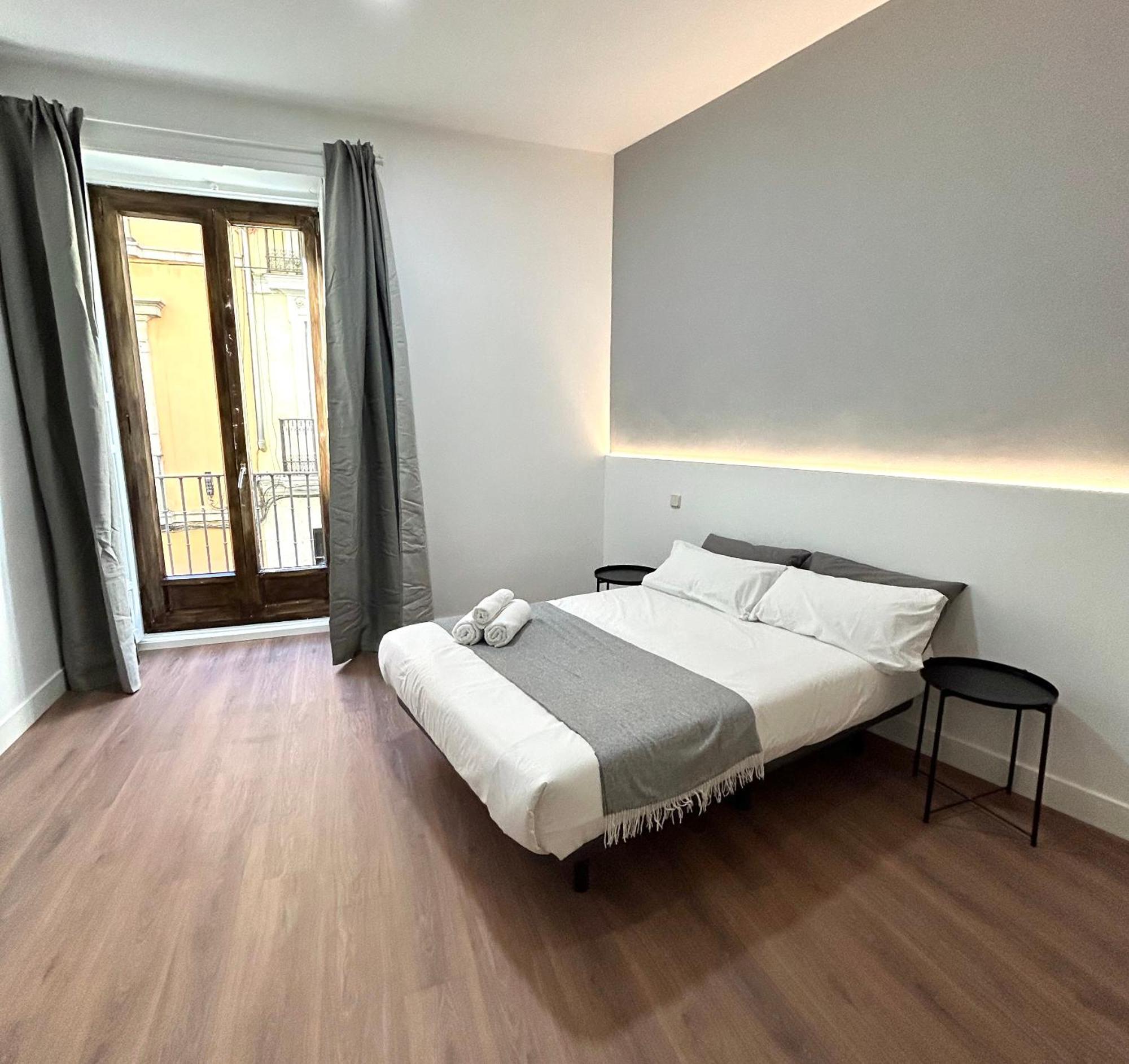 H21 Rooms Madrid Luaran gambar