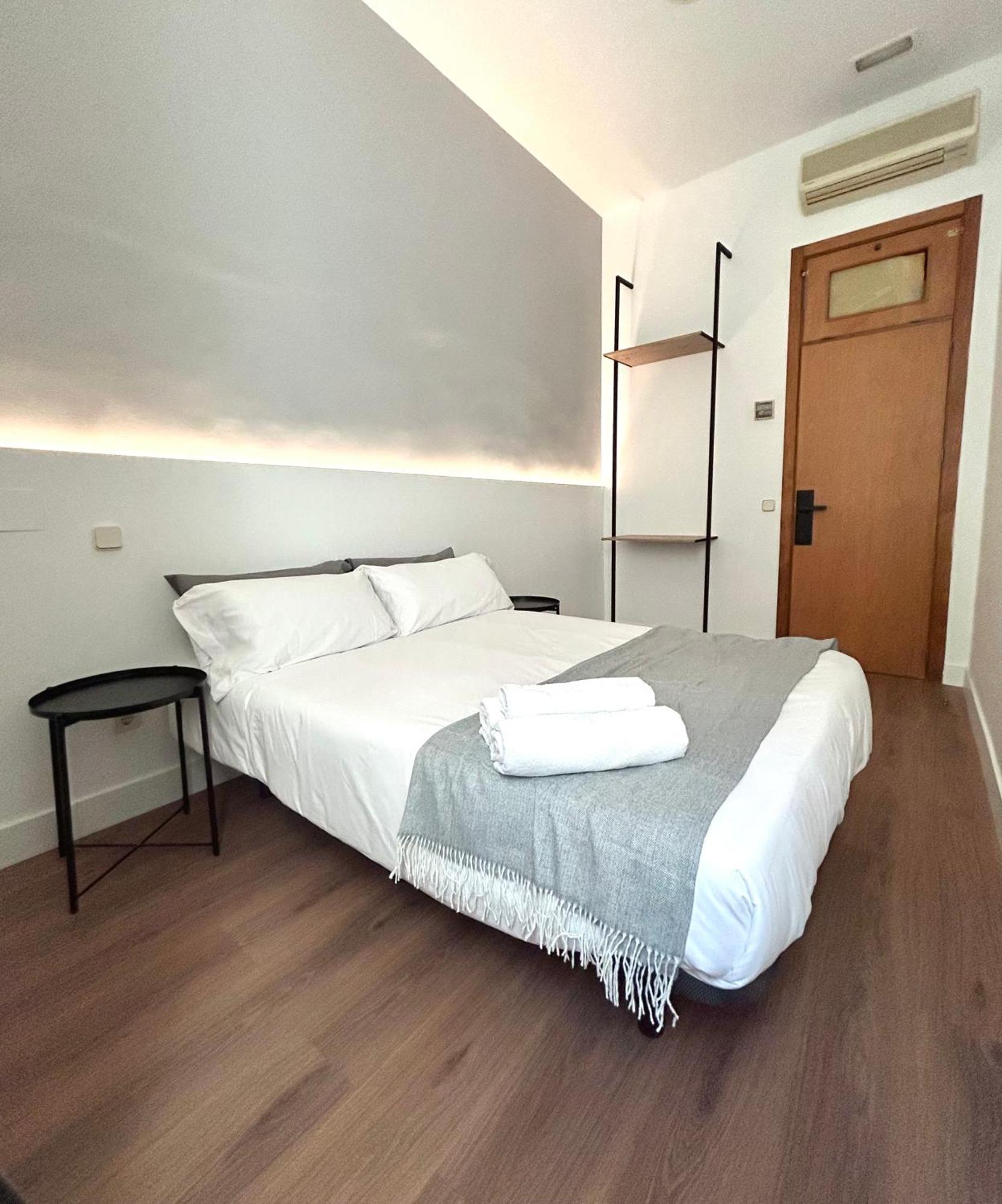 H21 Rooms Madrid Luaran gambar