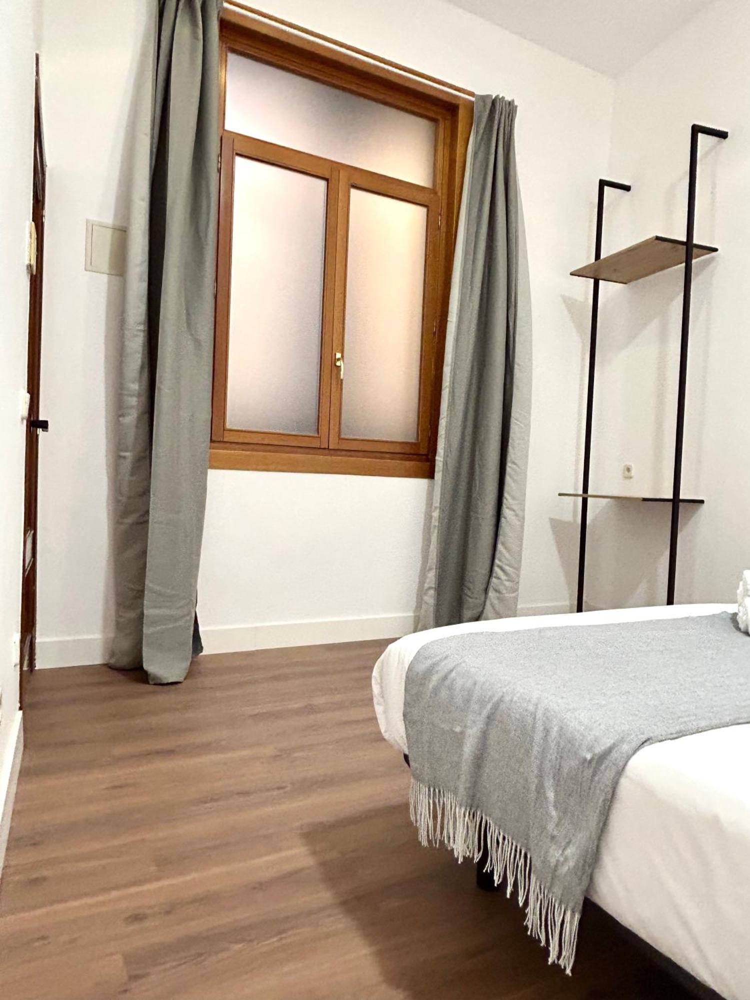 H21 Rooms Madrid Luaran gambar