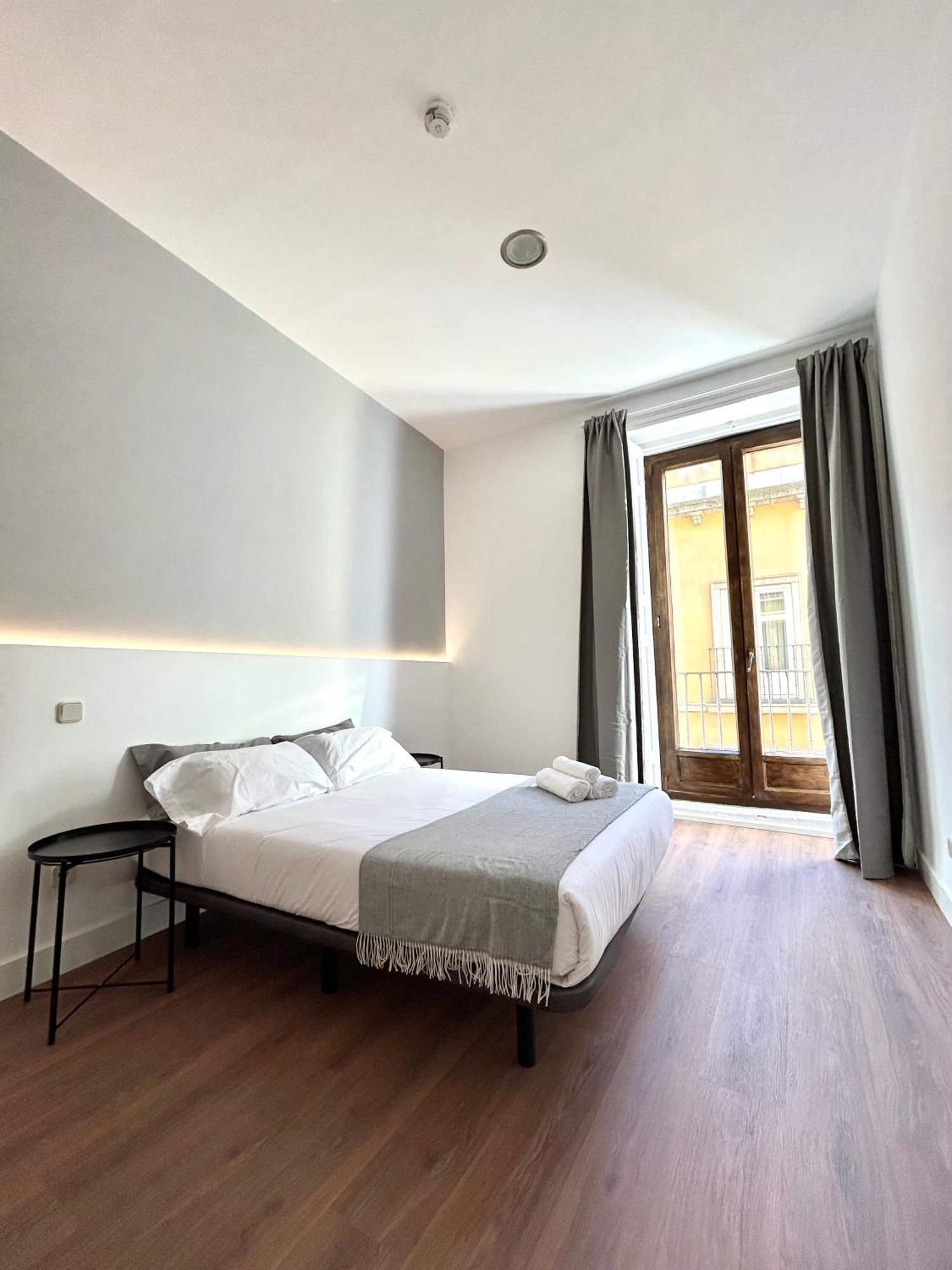 H21 Rooms Madrid Luaran gambar